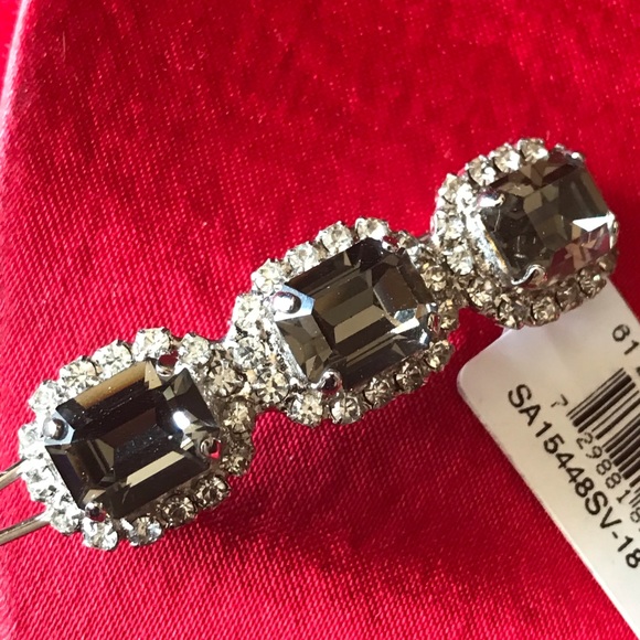 NWT Hair CLIP With CRYSTALS Size. 1 3/4\